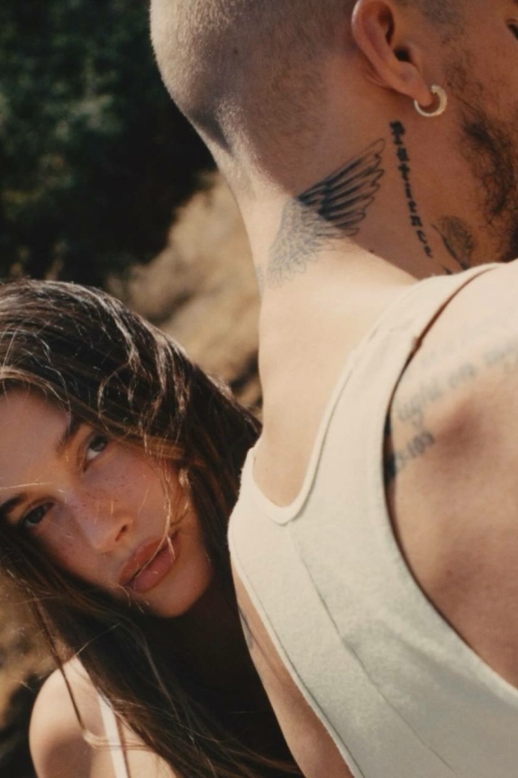 Джастин и Хейли Бибер поделились семейной съемкой