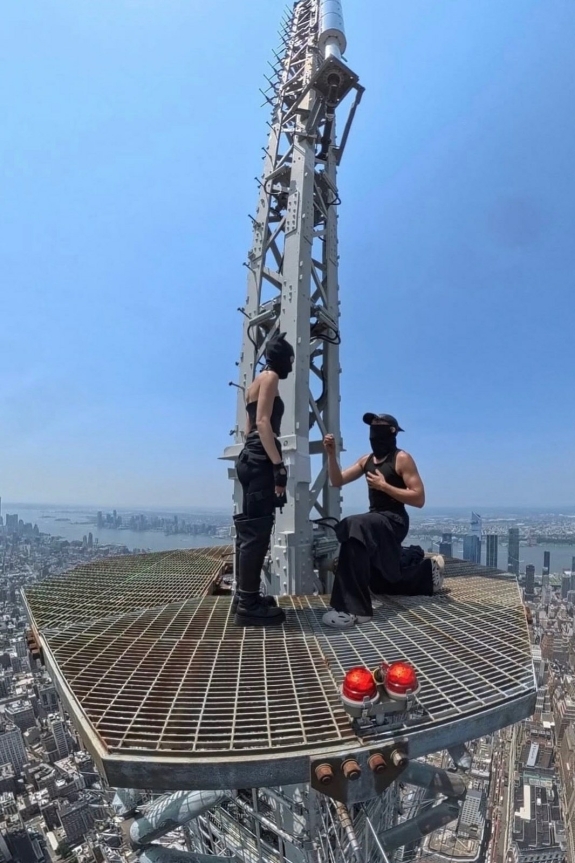 Иван Биркус и Ангелина Николау: помолвка на Empire State Building