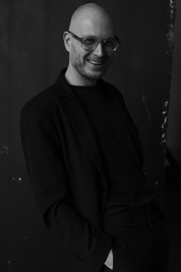 Утро в Four Season Lion Palace, роспись