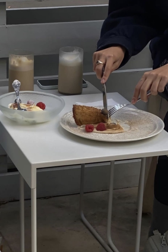 «С помощью вкусов, ароматов и подачи блюд