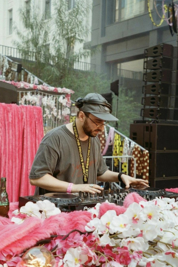 Лаунж-плейлист для гедонистического лета