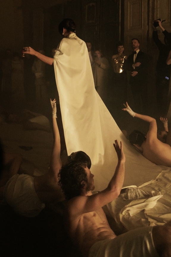 Необычная идея для годовщины | Дворцовая эстетика, страстная мистерия и абсолютный гедонизм в проекте «Для Двоих»