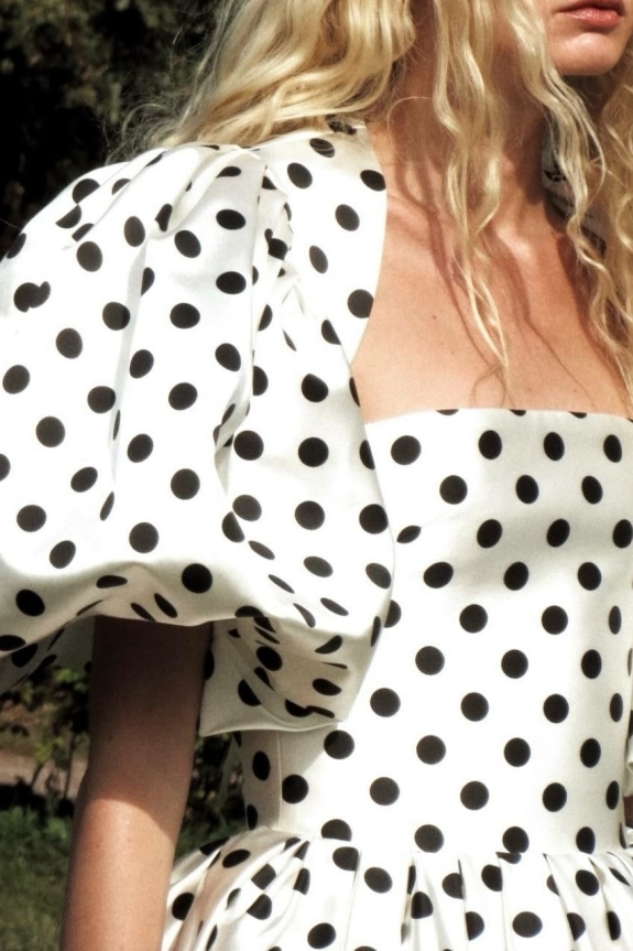 Как выглядеть стильно летом? Свадебные тренды 2025