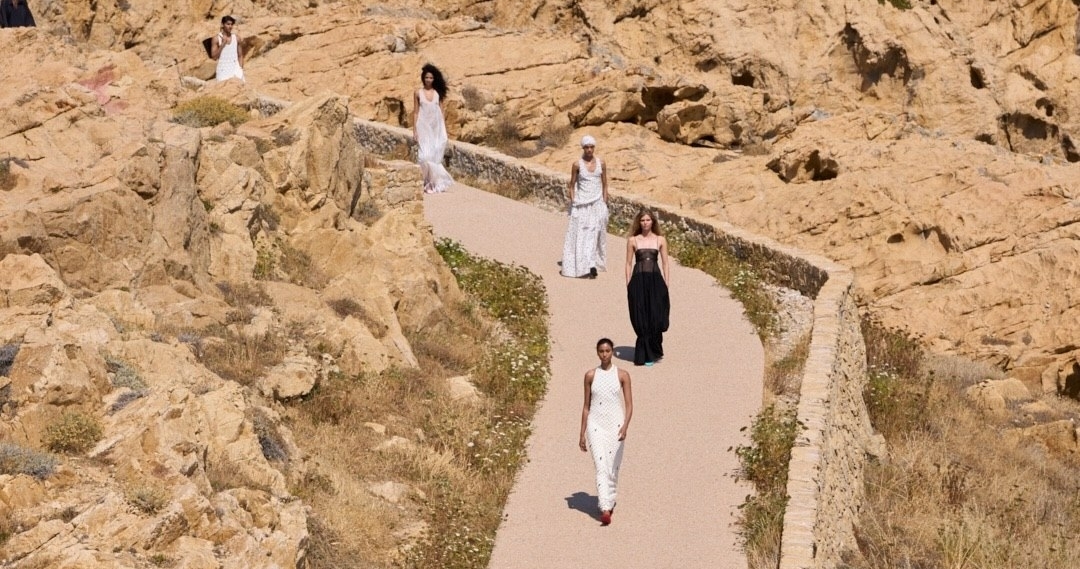 Каким получился весенне-летний показ Jacquemus