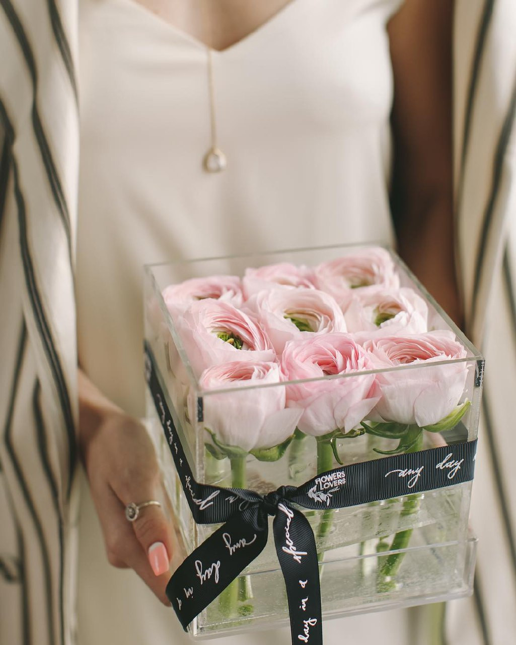 Купить цветы официальный сайт москва доставка цветов во владимире недорого