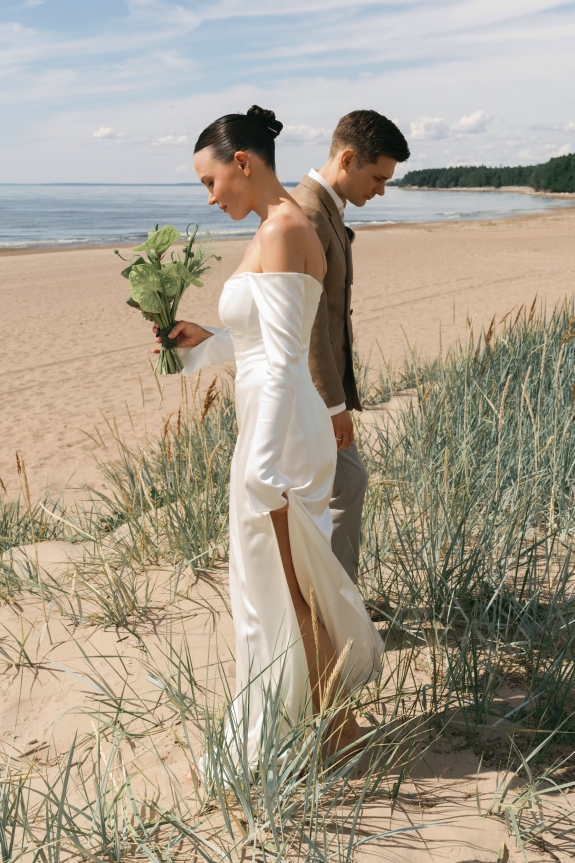 Реальная свадьба в Muze Garden на берегу Финского залива | Интервью с невестой о химии с организаторами, камерной свадьбе на берегу Финского залива и «кислотном» сюрпризе от гостей