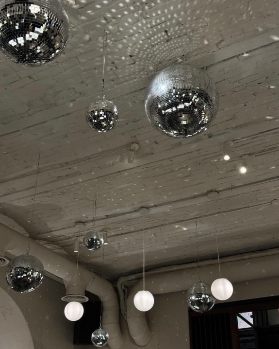 Чем заняться 8 марта в Москве | Куда сходить вечером | Новые рестораны Москвы | Afisha | Что посмотреть на выходных в кино