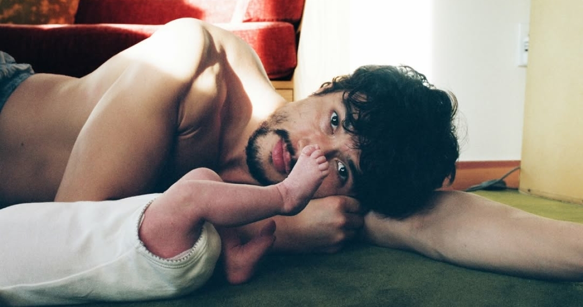 Звезда сериала «Ривердейл» Чарльз Мелтон стал папой