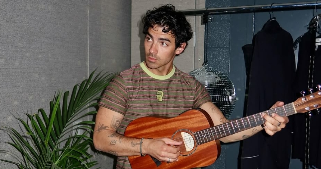 Джо Джонас показал новую девушку