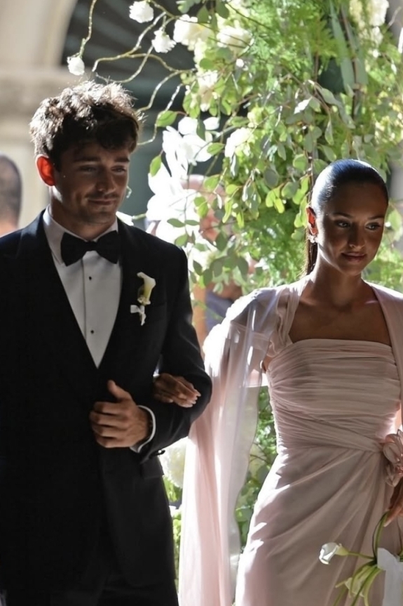 Гонщик «Формулы-1» Шарль Леклер женился