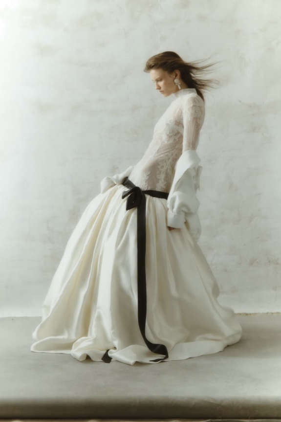 С кем выбирать свадебное платье: мама, подруги или стилист