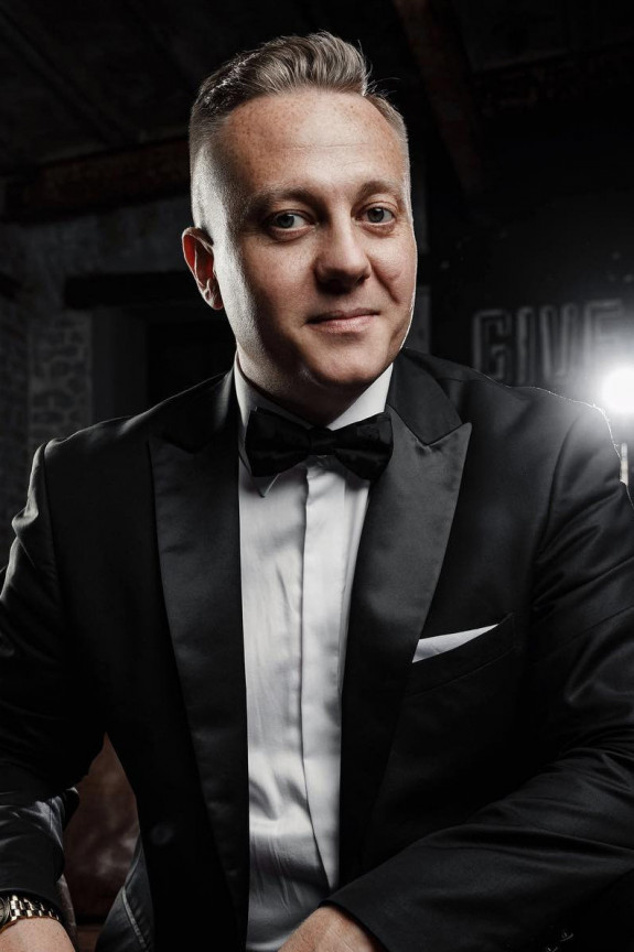 О профессии режиссера и её применении в свадебной индустрии: интервью с Антоном Абучкаевым