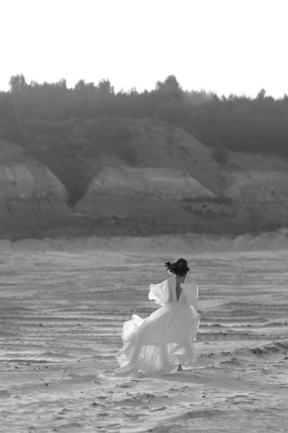 Ручная вышивка и полупрозрачные ткани в новой