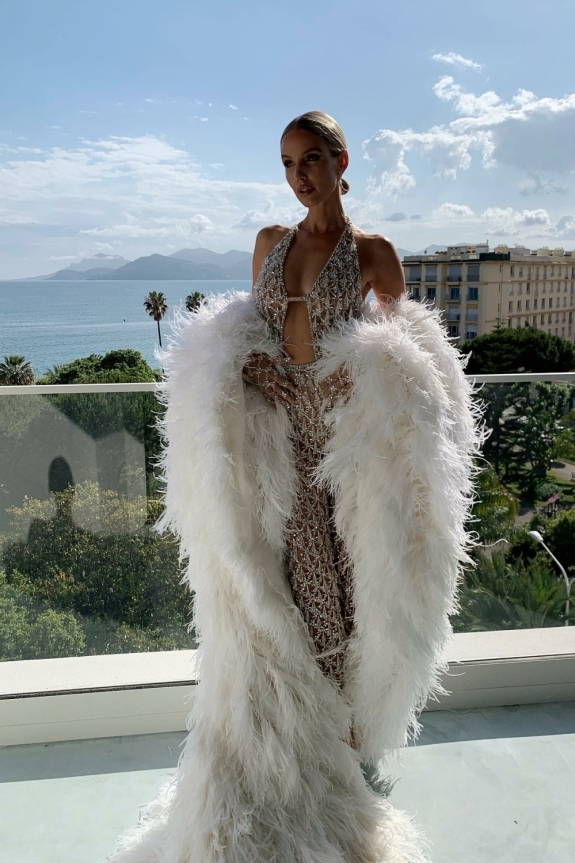 Идеи нарядов для невест с осенних показов