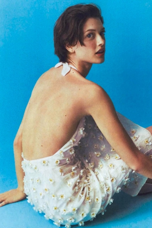 Ностальгировать по 90-м модно. Где купить свадебное