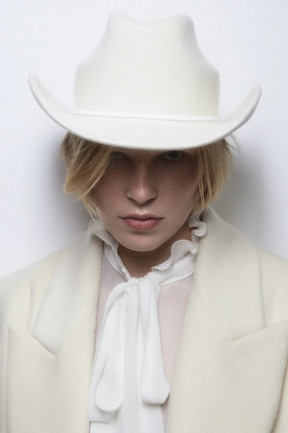 Где покупать головные уборы для невест? Фата, вуалетки, шляпки и не только