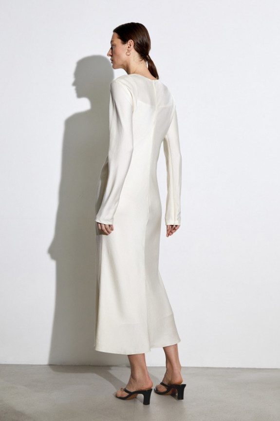 Свадебное платье с горлом все еще в