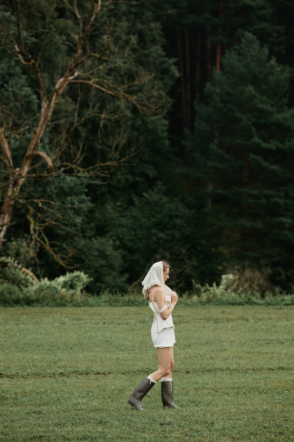 Свадьба на природе | Современная свадьба в стиле рустик | Стиль бохо | Свадьба в «Амбаре» в отеле Пайн Ривер