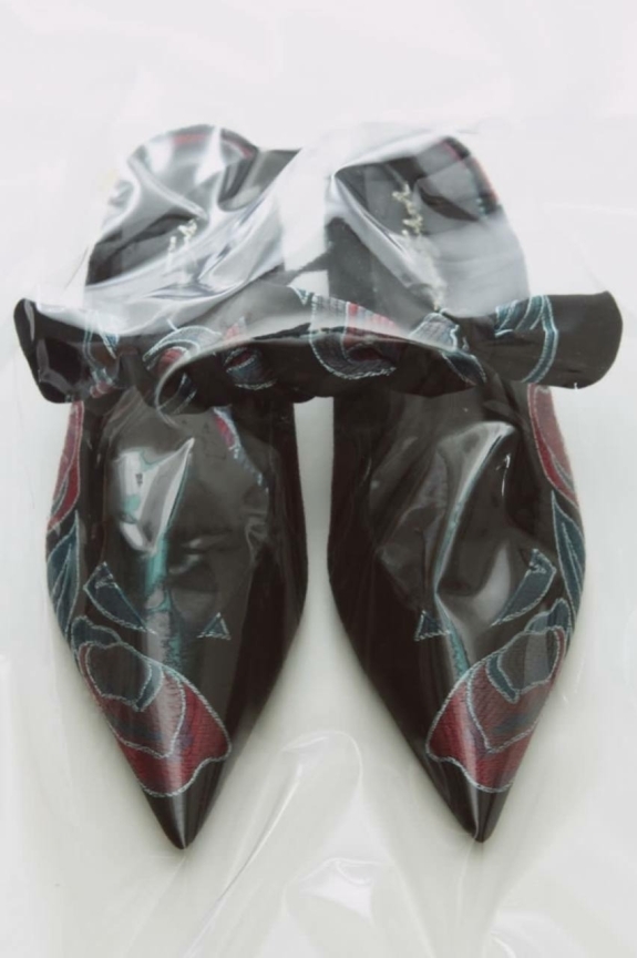 Как выглядеть стильно на новогоднем корпоративе 2025?