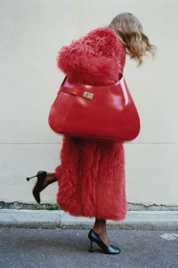 Как носить дубленки этой зимой?