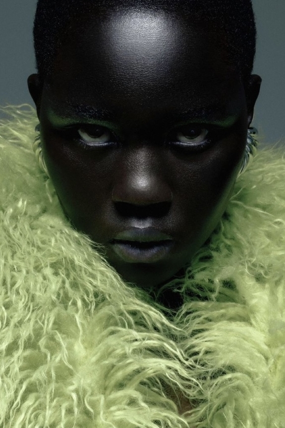 Как носить дубленки этой зимой?