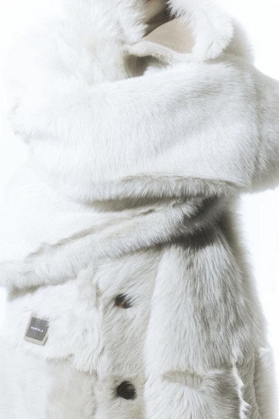 Металлик — хит сезона. Как носить самые