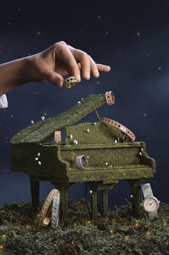 Новогодний кампейн Dior Enchanted World