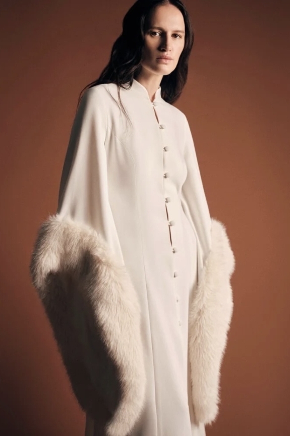 Свадебное платье с длинным рукавом