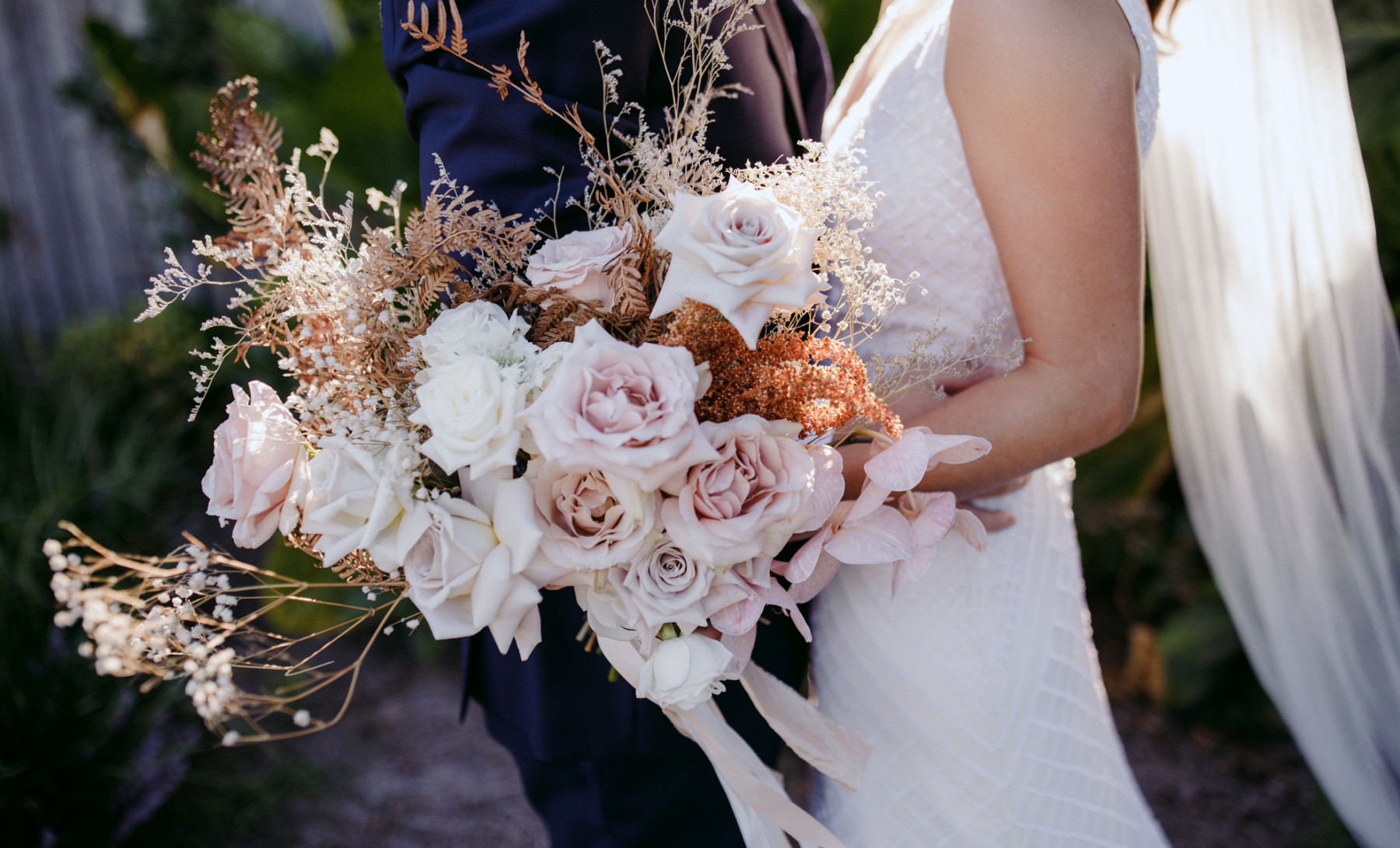 Букет невесты: нежные варианты с розами