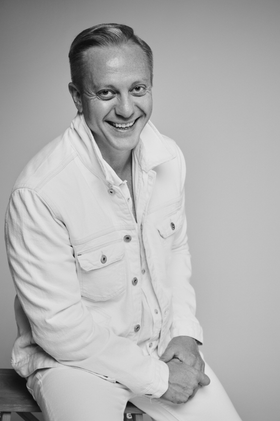 Александр Слесарев о миссии ведущего, камерных свадьбах