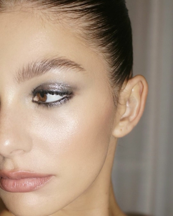 Страшно красиво: 20 небанальных идей макияжа на