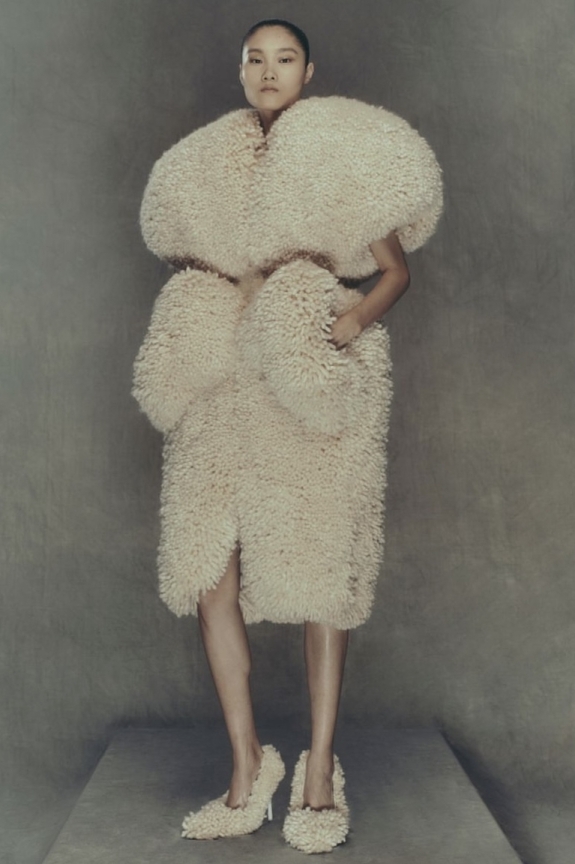 Каждый свадебный формат требует особого платья. Дизайнер