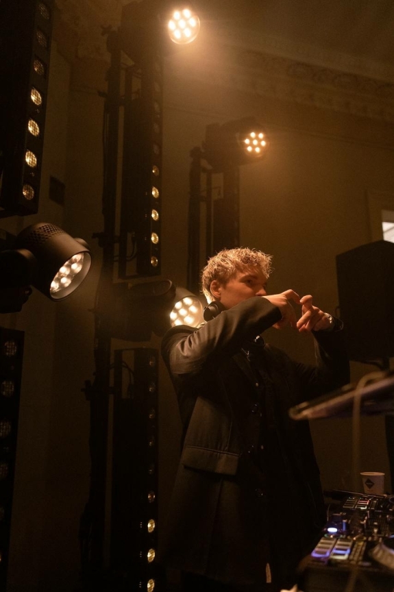 Хотите пригласить диджея на мероприятие? Лучшие диджеи Москвы — в наше подборке