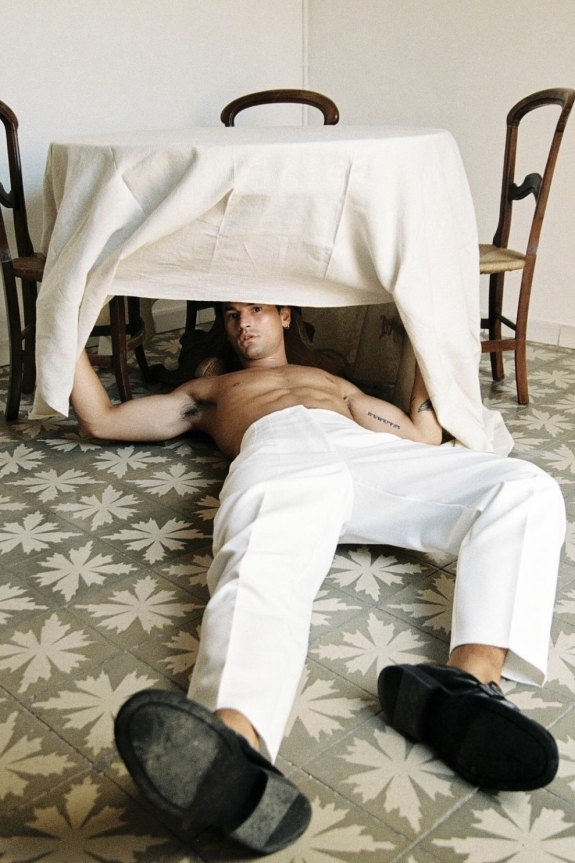 Где купить готовый мужской костюм: лучшие магазины