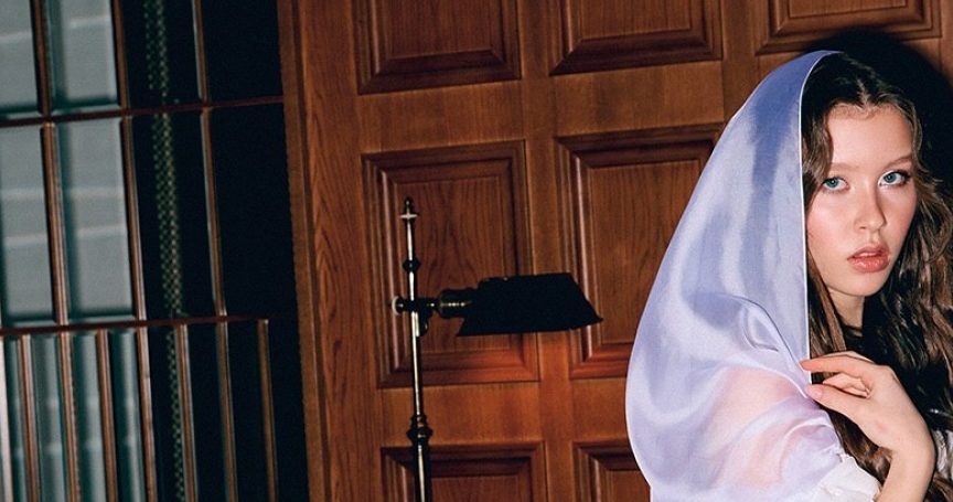 Анна Пересильд примерила свадебное платье