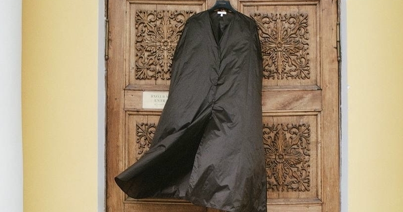 Кейп — в коллекциях Dior, Toteme и