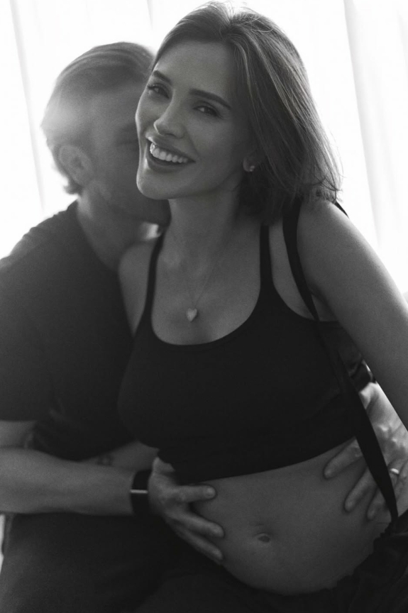 Анна Пересильд примерила свадебное платье