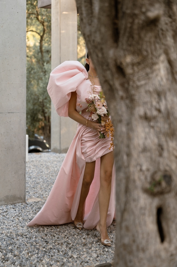 Свадьба в Бодруме в отеле Amanruya | Интервью с невестой: о курортном дресс-коде для гостей, творческих сюрпризах и вдохновении литературой