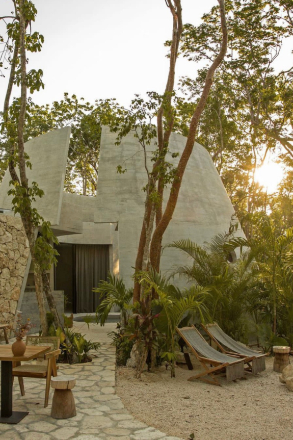 Бархатный сезон 2023: куда поехать отдыхать из России | Куда поехать на море осенью | 5 идеальный направлений для свадебного путешествия