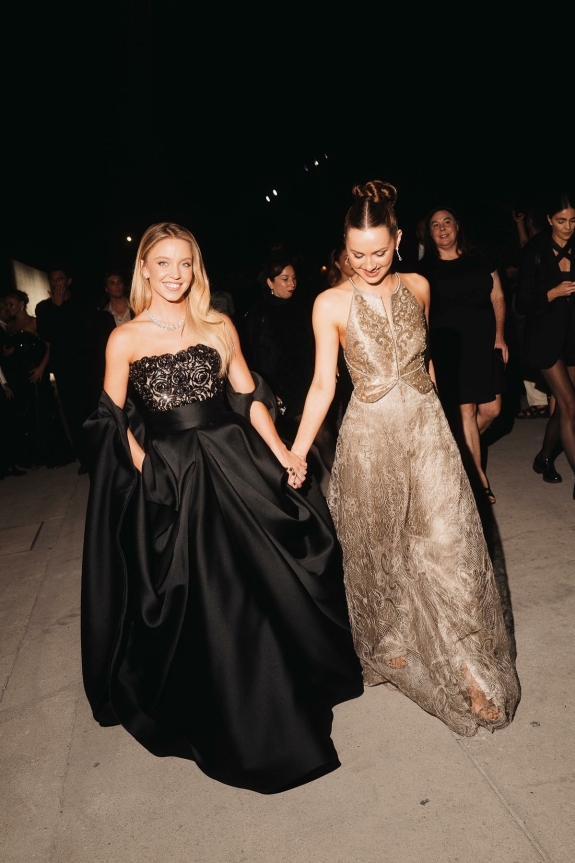 Образы с Венецианского кинофестиваля | Красная дорожка Венецианского кинофестиваля | Образы звезд | Тренды 80-го Венецианского кинофестиваля