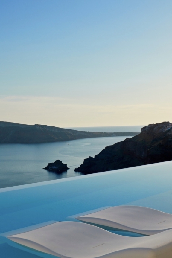 Лучшие отели для медового месяца на Санторини