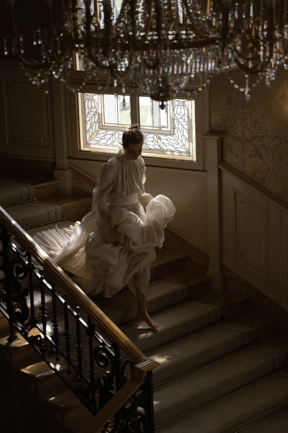 Интервью с невестой о случайном знакомстве с будущим мужем, предложении на Корфу и пошиве уникальных свадебных платьев