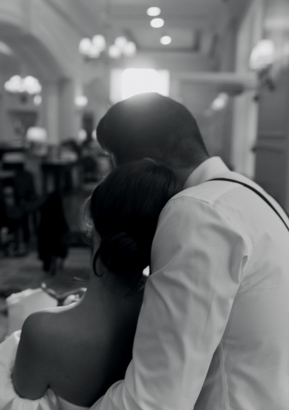 Лаконичный декор на камерной свадьбе в Казахстане | Проект Mon Cheri