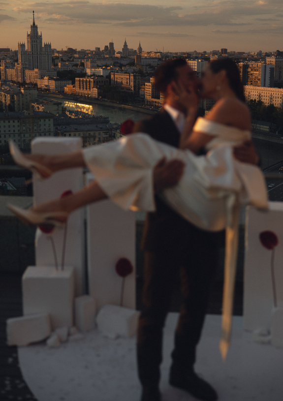 Трогательная камерная свадьба в пентхаусе Swissôtel Красные Холмы