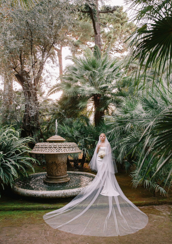 Уютная свадьба с церемонией на берегу Тирренского моря