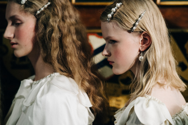 Заколки: новый тренд в свадебных аксессуарах