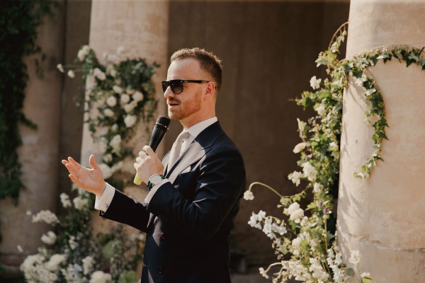 Ведущие Михаил Белянин