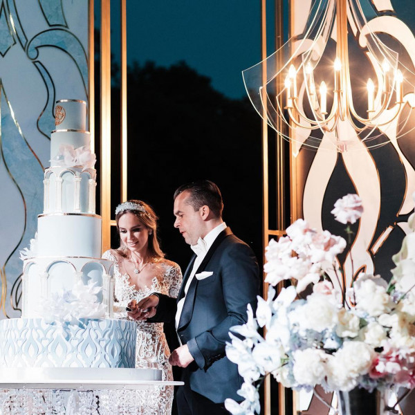 12 красивых свадебных тортов от московских организаторов