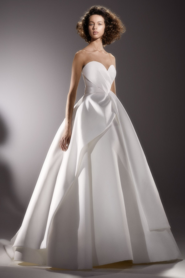 Лучшие свадебные платья сезона весна-лето 2020