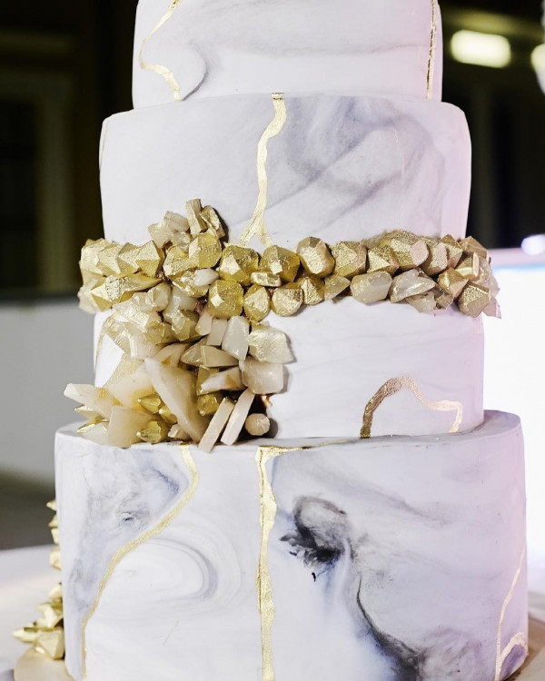 12 красивых свадебных тортов от московских организаторов